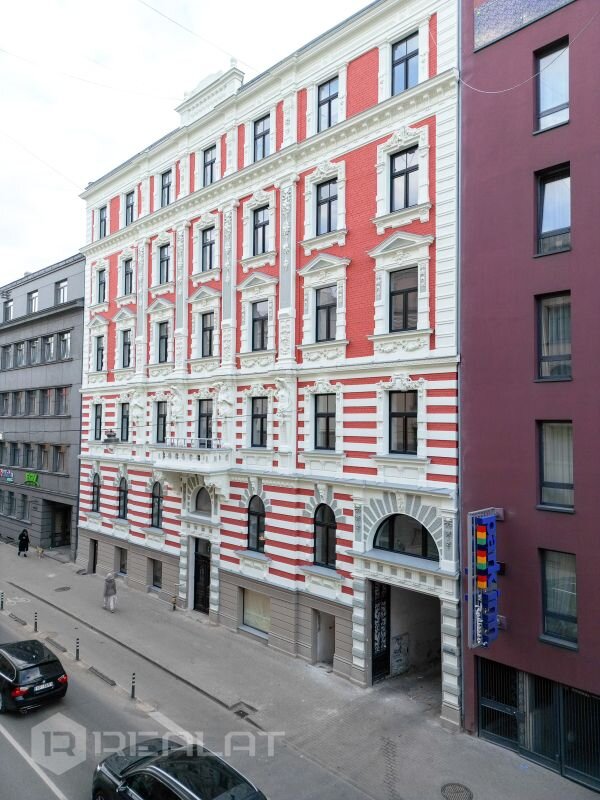 Lāčplēša 36