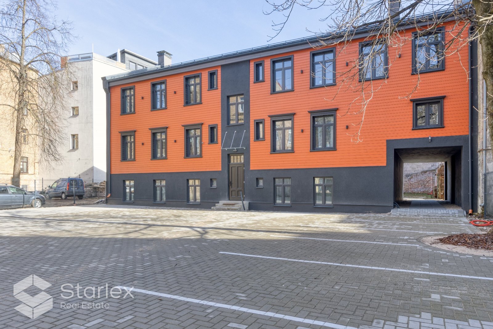 Bruņinieku 85