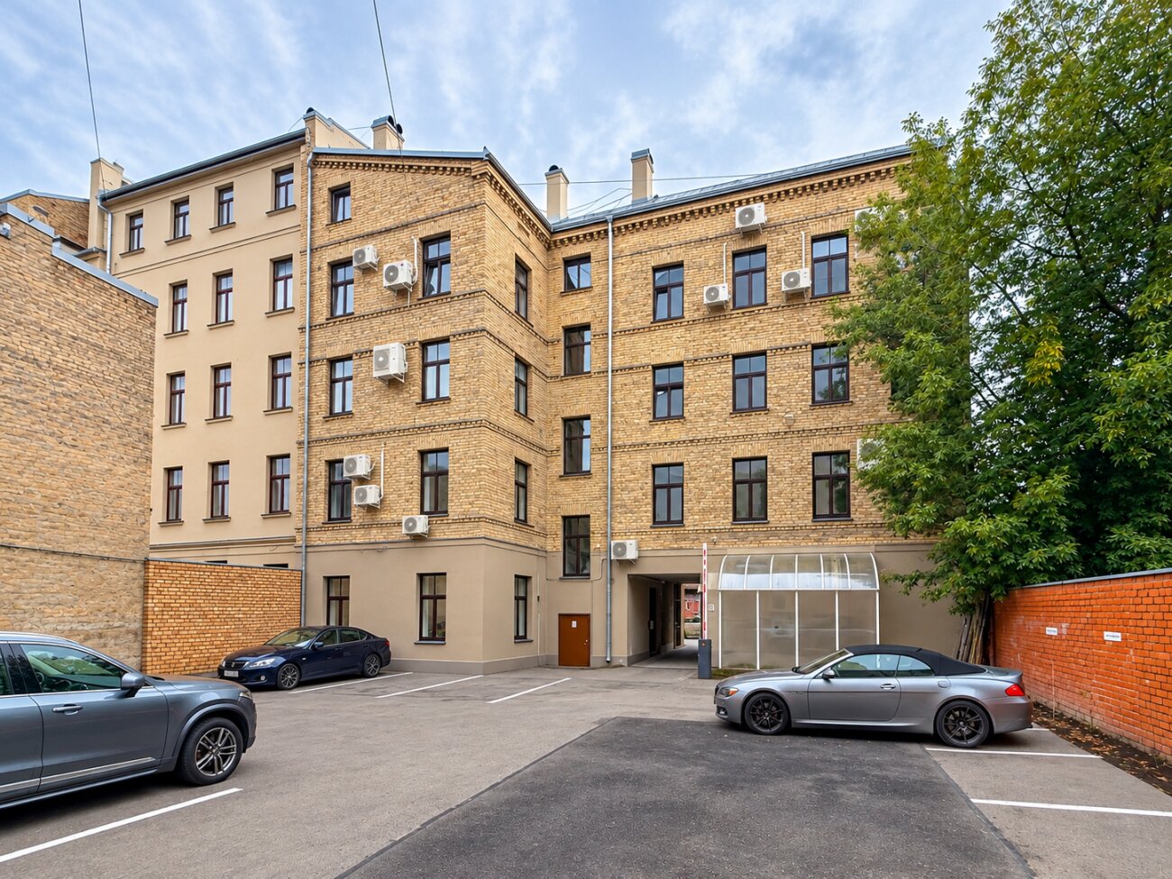 Bruņinieku 41