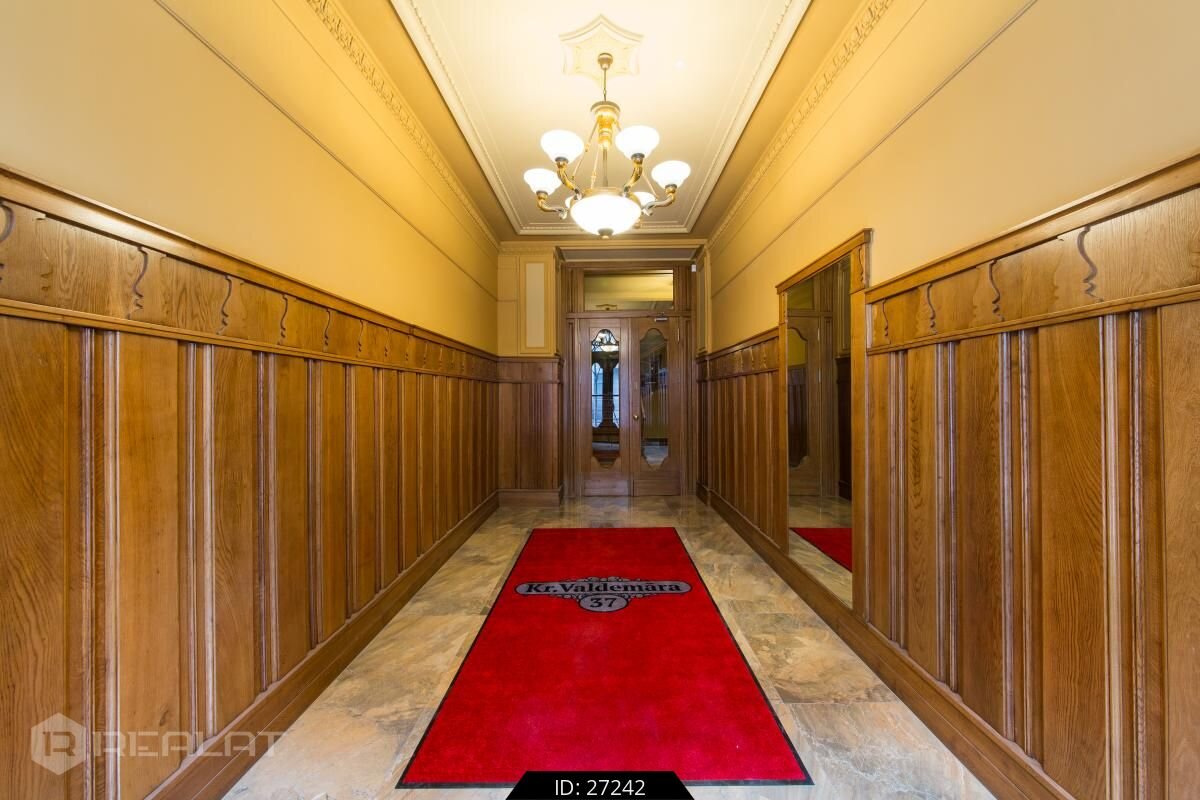 Valdemāra 37