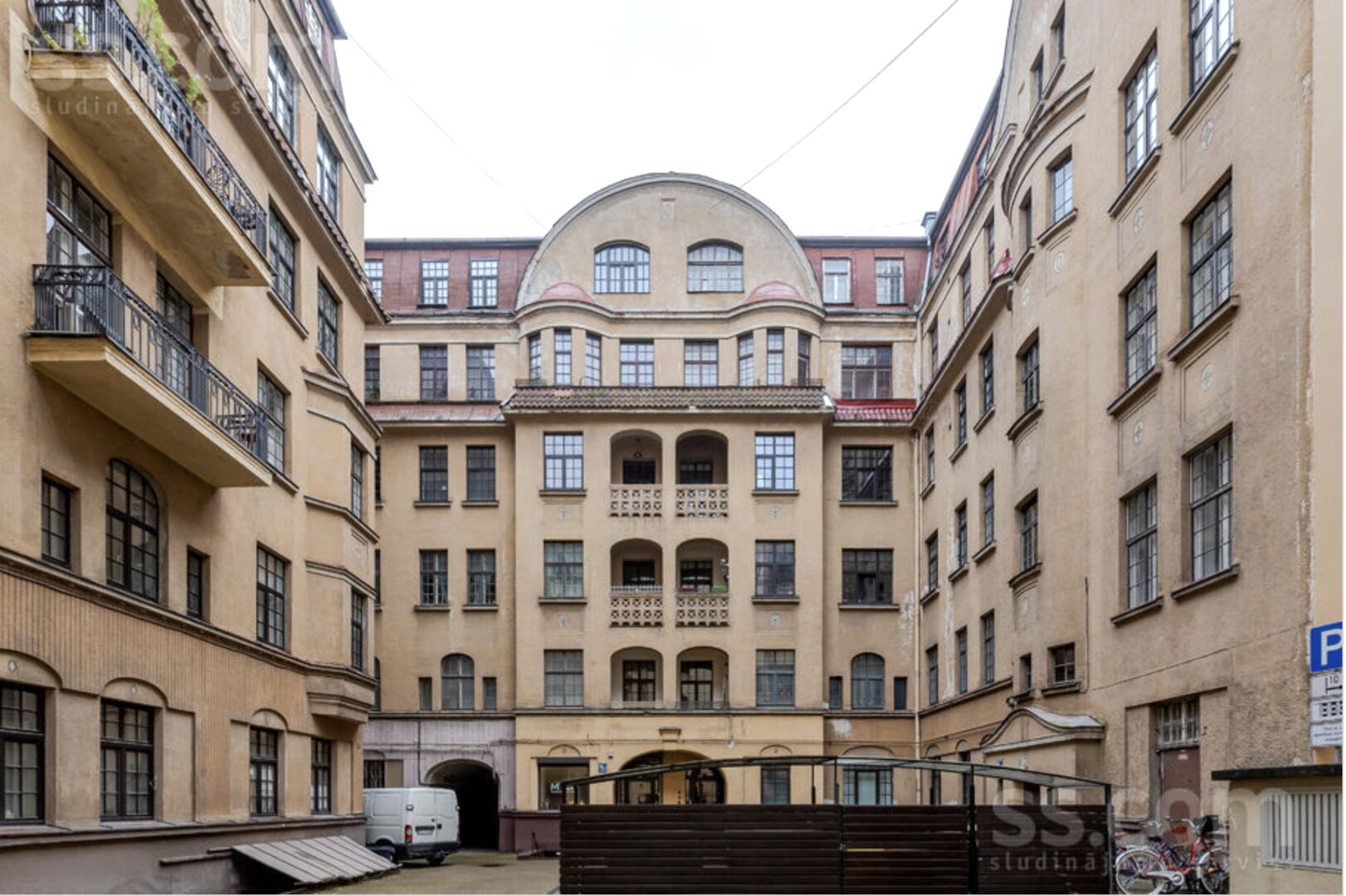 Brīvības 72
