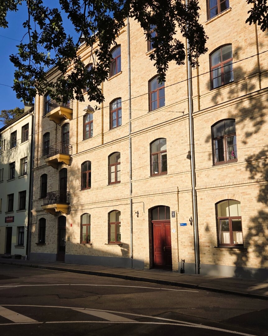Maiznīcas 12
