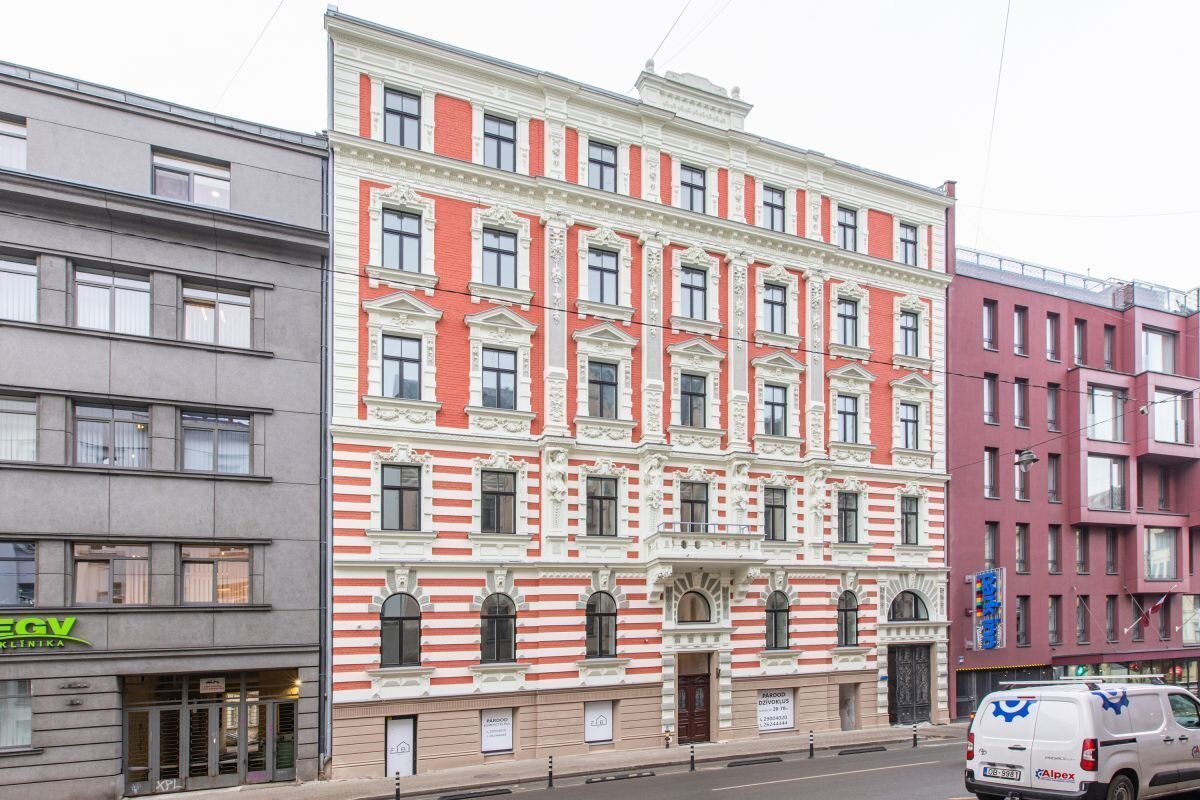 Lāčplēša 36