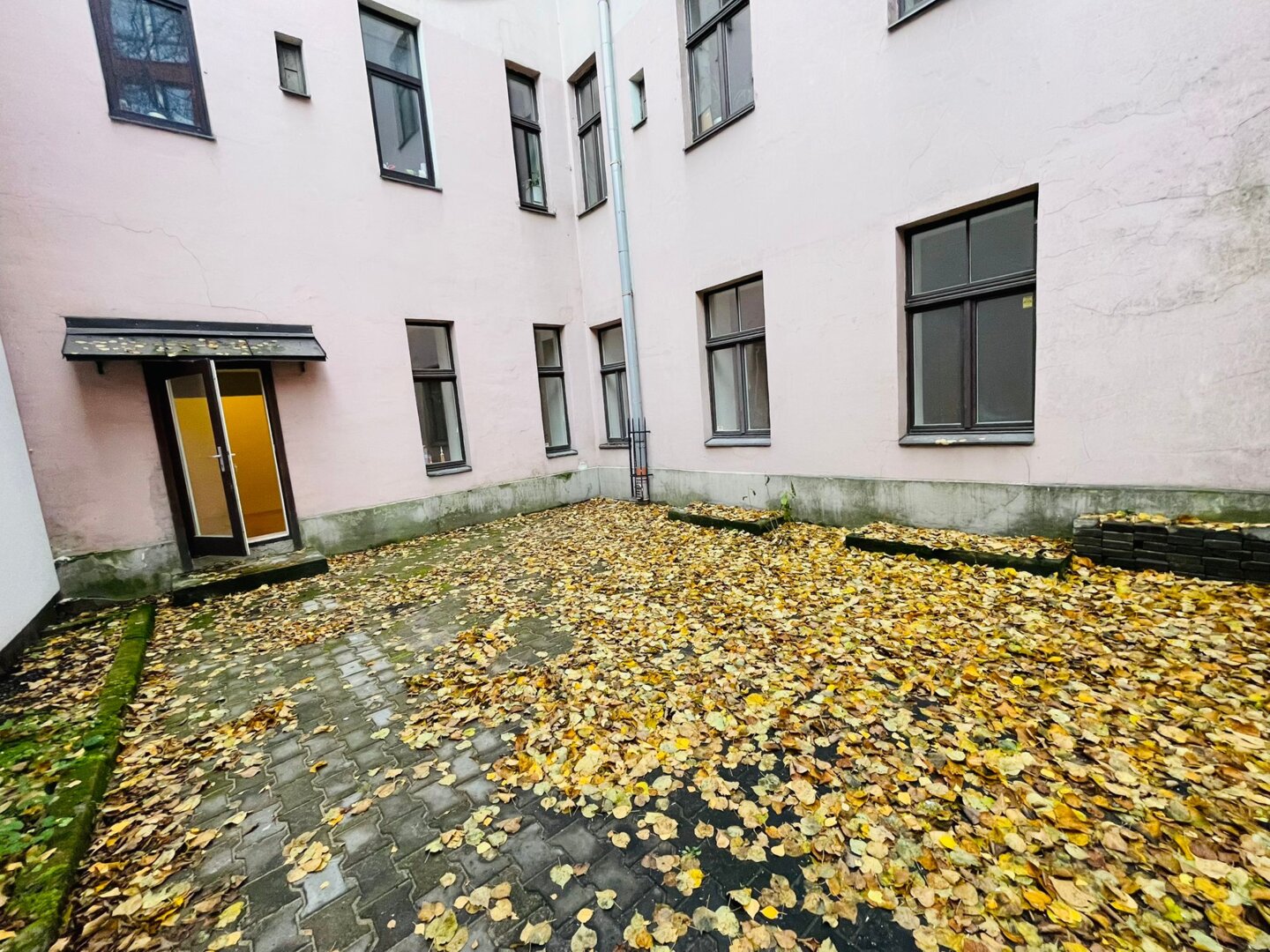 Brīvības 85